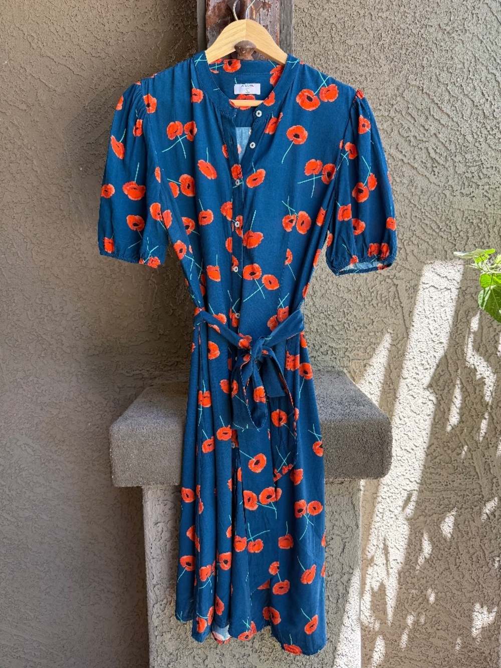 UNTUCKit Navy Blue Midi Dress with Red Floral Poppy Print - Picture 2 of 16